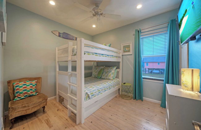 Waterfront, Shared Boat Dock & Pool w/ Views Ariels Grotto by Avantstay - Foto 27