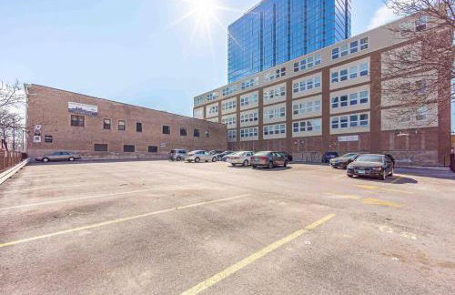 Skyline 2BR in South Loop with Optional Parking & Gym Access Near Museum Campus and McCormick Place - Foto 12