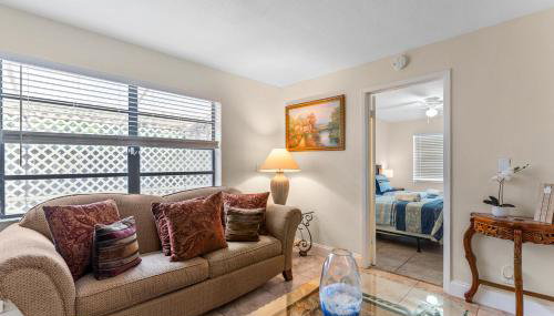 Spacious 5BR Home with Pool, Near Downtown & Beach - Foto 3