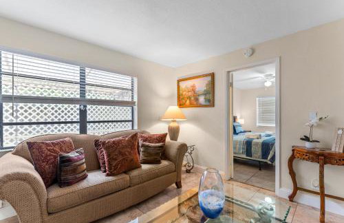 Spacious 5BR Home with Pool, Near Downtown & Beach - Foto 3