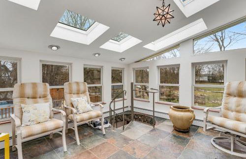 The Artist's Lakeside Hideaway - Foto 17