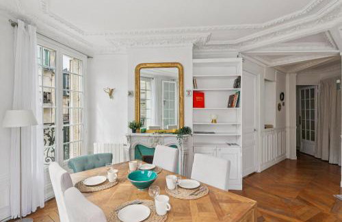Haussmannian and Central - Montmartre and Sacré-Coeur - Photo 3