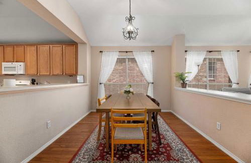 Relaxing 3BR 2BA Oasis - Hot Tub & 5 Beds! - Foto 31