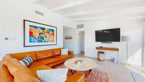 Remodeled midcentury charmer with private salt water pool spa and mountain views - Foto 5