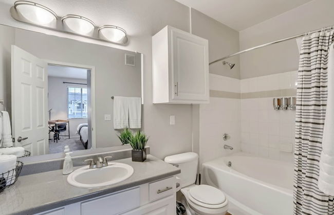 Luxury King Beds Pool Gym - Near Hill AFB - Foto 27