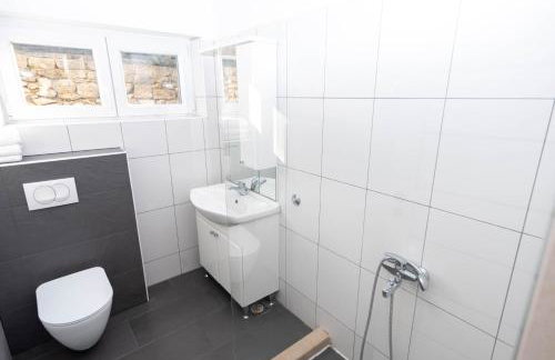 Amazing house W pool and big sunny terrace close to sea & beach - Photo 20