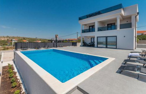 Cozy Home In Tinj With Wifi - Foto 1