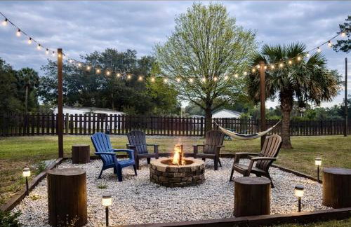 Family Country Retreat w Pool, Games & Fire Pit - Photo 30