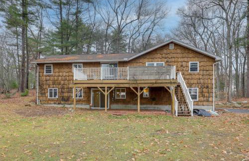 Peek-a-Boo Lake Views and Yard Windham Home - Foto 34