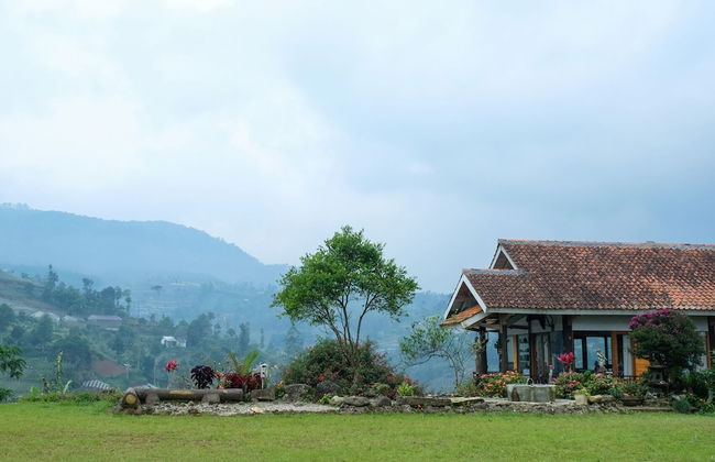 Hilltop Camp Lembang by TwoSpaces - Photo 38
