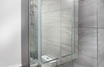 Knaphill - 2 Bedroom Terrace House - With Garden - Photo 14