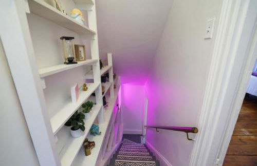 Spacious Broadway Home Downtown Western Modern Charm with parking - Photo 15