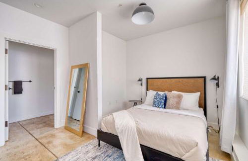 Studio Bliss Dual-Queen Stay in Vibrant Alberta - Photo 11