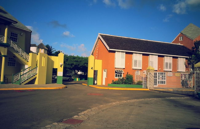 Private 2 Bedroom Beachfront Penthouse Condo Ocho Rios, Jamaica - Foto 38