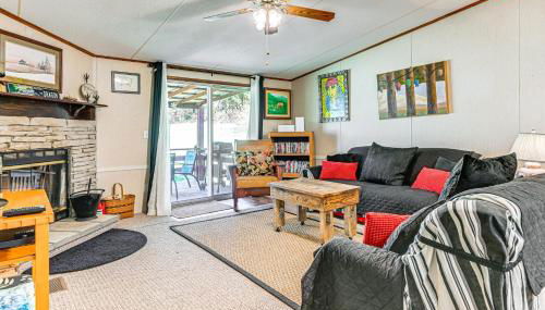 Fire Pit and Decks Creekside Cabin in Robbinsville - Foto 4