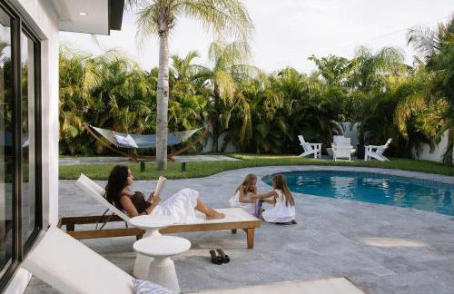 Tiki Hut Paradise Mins to Beach w Fire Pit - Foto 53