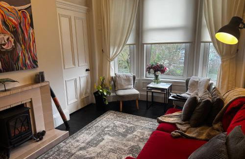 Beautiful traditional top floor flat in the center of Largs - Foto 1