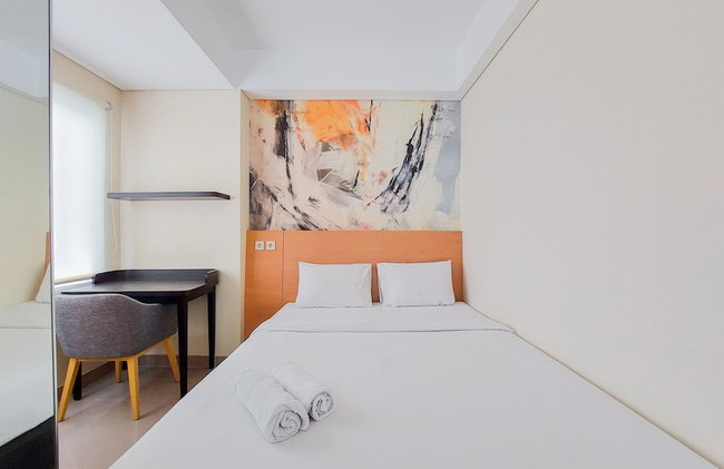 Homey And Comfort Studio Apartment At B Residence - Foto 1