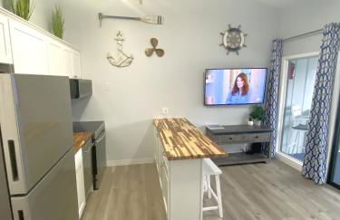 B Lakefront! Remodeled, Boat Slip, Patio Views, Pool, Boat Ramp, WIFI - Foto 7