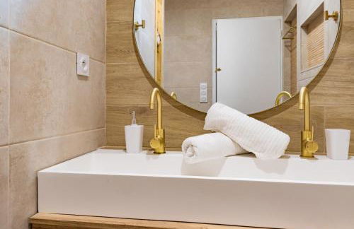 Plein centre - climatisé - à proximité cité médiévale - Foto 19