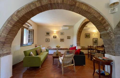 Podere I Sorbi, Spacious Tuscan Villa in Lajatico, Near Pisa & Volterra - Foto 24