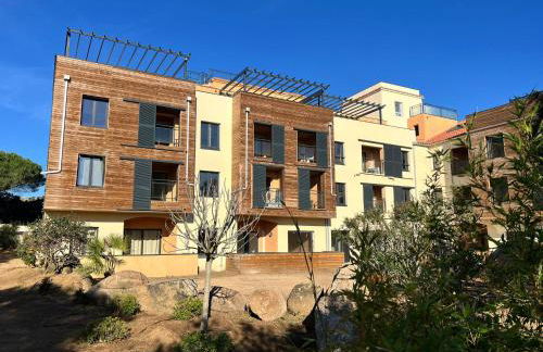 Appart 70m2 avec loggia, piscine à débordement vue mer - Foto 26