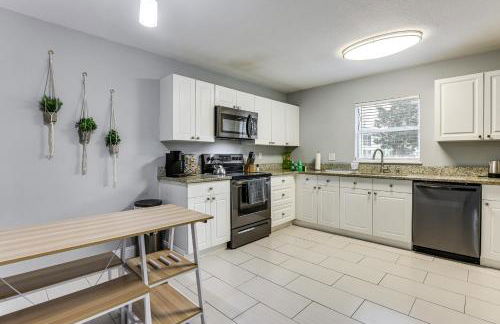 5 Mi to WDW! Spacious Resort Escape with Pool Access - Foto 5