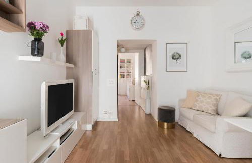 Charming Milanese Apartments - Photo 2