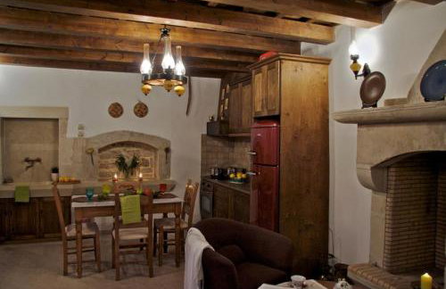 Eleni's Stately Home, picturesque location, By ThinkVilla - Photo 15