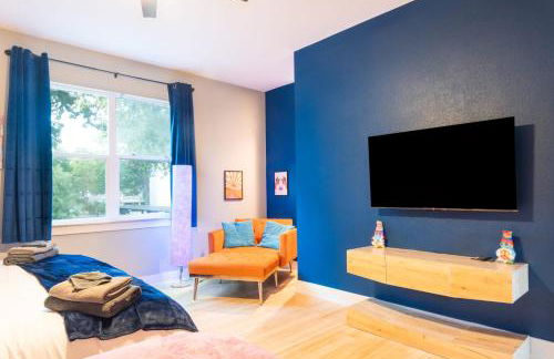 Upstay Entertainment Hub w Games & Outdoor Firepit - Foto 13