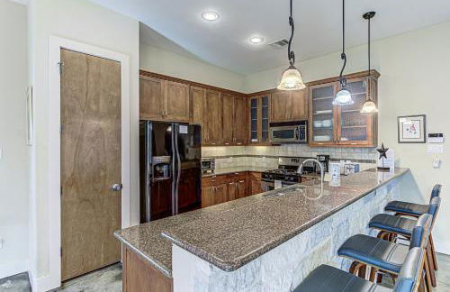 Charming 2BD - Billiards Near Lady Bird Lake & DT - Foto 14