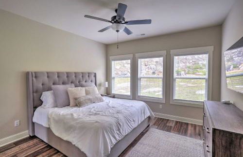 Scenic Mtn Retreat with Wooded Backyard and Fire Pit! - Foto 11