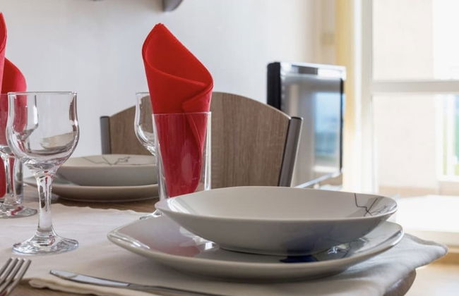 Sea View 1 Bed Apartment With Stunning Ocean Views - Photo 9