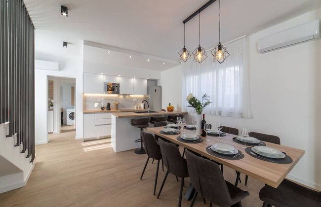 Luxury Kastela Villa With Heated Pool and Lounge Area - Foto 15