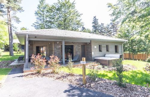 Golf, Bain à Remous, Piscine et Activités Ludiques : Lodge de Luxe pour 4 Adultes + 2 Enfants - FR-1-582-368 - Foto 1