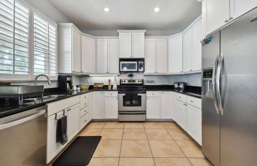 Tampa Private Large House, Game Room & Backyard - Sleeps 12, 4bdr, 3bth, Quiet Community, Near Everything in Tampa & St Pete - Foto 35