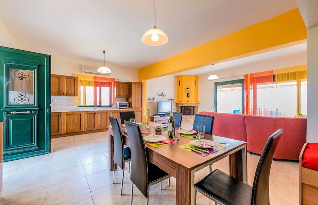 Blue Asteri Villa - Photo 8