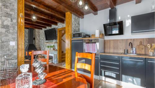 Amazing Home In Perusic With Sauna - Photo 5