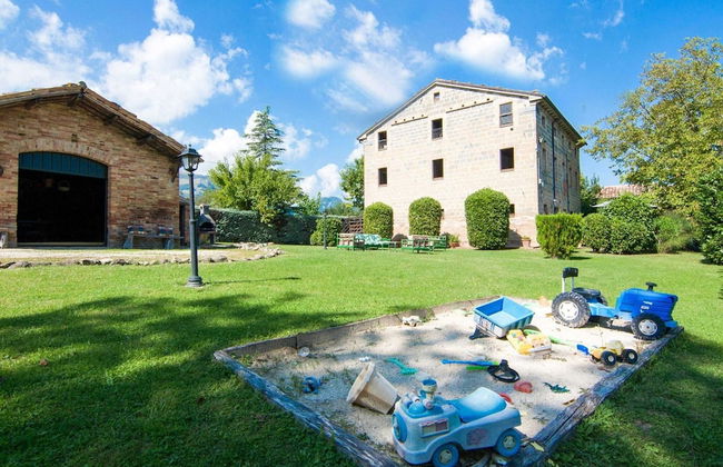 Spacious Holiday Home With Swimming Pool - Foto 1