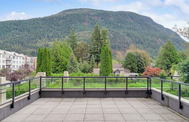 Chic Haven Stylish 3 Bedroom - Photo 30