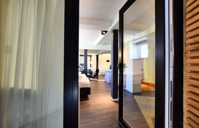 Apartment in Former Coach House - Photo 3