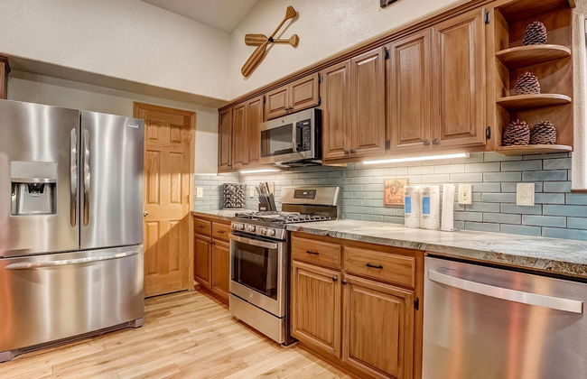 Nestled Pines Retreat Hot Tub, Pool Tahoe, Foosball, +more! - Foto 13