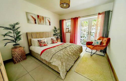 4 Bed Villa Sleeps 8 -private Terrace-free Parking - Foto 64