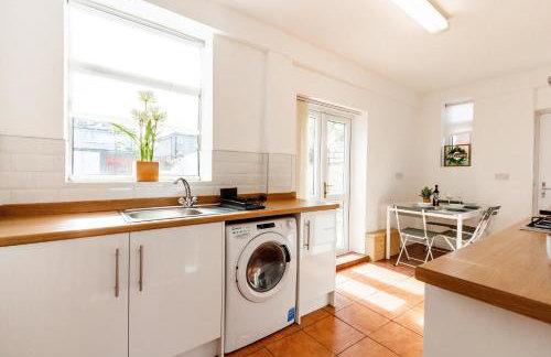 Stylish Comfort: 2BR Home in the Heart of Wigan - Foto 6