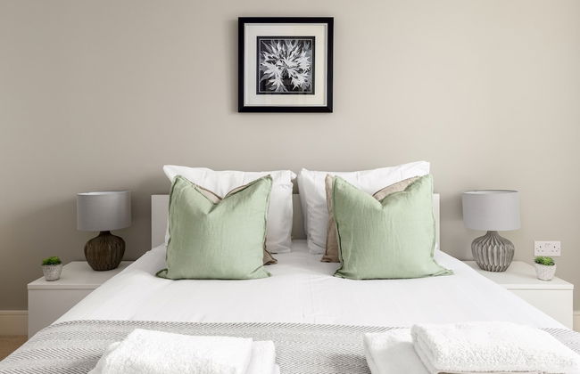 The Islington Collection - Photo 13