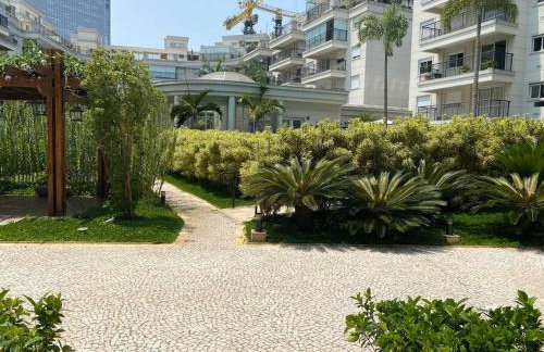 4083 - Em frente ao Hospital Albert Einstein e Estádio do Morumbi - Foto 44