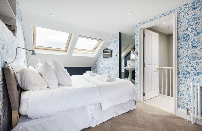 Spectacular Shepherds Bush Home Close to Westfield - Photo 5