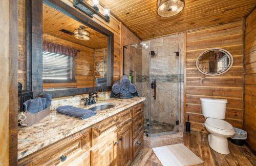 River Lodge Escape with Hot Tub - Foto 5