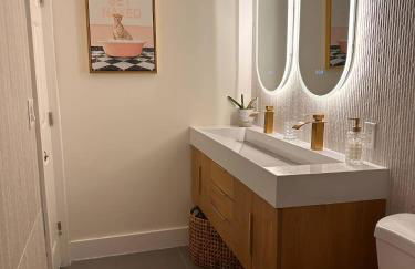 Charming Home Close to Beaches & Downtown - Foto 30