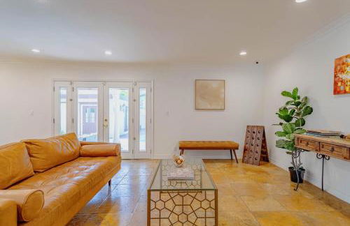 Cozy Home with Pool and Jacuzzi Minutes from Universal Studios - Foto 4